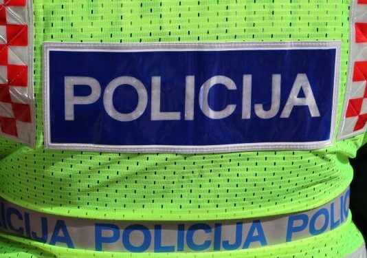 Nakon udara u polubranik napustio mjesto prometne nesreće Policija