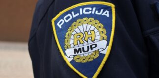 Dvojac iz Pleternice osumnjičena za iznudu, meta im bio mobitel 61-godišnjakinje policija uniforma