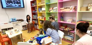 PRIDRUŽI SE : Igraonica za bebe ― obiteljski program Gradske knjižnice Požega