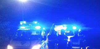 Sjeo za volan pijan pa udario u prometni znak, drugi automobil i drvo