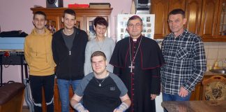 Biskup Martinović posjetio Luku Kerepčića, mladića stradalog na Svjetskom susretu mladih