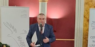 Policijskom službeniku Goranu Matijeviću uručeno priznanje za promicanje mirotvorstva, nenasilja i ljudskih prava „Krunoslav Sukić“ 2024.
