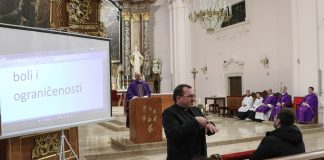 Adventski susret osoba s invaliditetom u požeškoj Katedrali