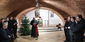 Božićno čestitanje svećenika i đakona požeškom biskupu Ivi