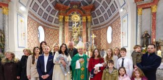 Krštenje petog djeteta roditelja Jambrović i Rais