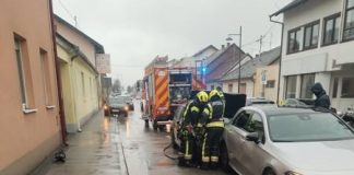 PROMETNA U ULICI SV. ROKA: Uslijed neprilagođene brzine udarila u zaustavljeno vozilo
