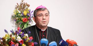 Uskrsna poruka požeškog biskupa Ive Martinovića