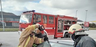 Vatra se proširila s jednog na drugi automobil- šteta 7.000 eura