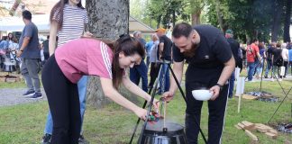 Požeški kotlić ponovno okupio ljubitelje čobanca: Obilježen Međunarodni praznik rada uz tradicionalnu manifestaciju