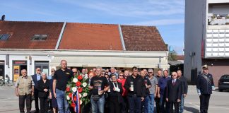 Polaganjem vijenaca i paljenjem svijeća obilježen Dan državnosti na Trgu 123. brigade