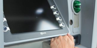 Usred bijela dana ukrao novac iz bankomata – policija ga otkrila
