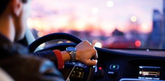19-godišnjaku zbog vožnje bez položenog ispita, nakon što je uhićen, oduzet i osobni automobil