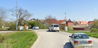 Udario u spušteni polubranik na pružnom prijelazu