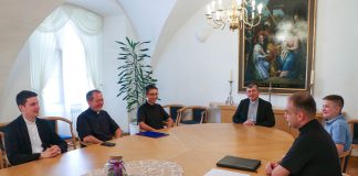 Biskup Martinović primio kandidate za Kolegij Požeške biskupije