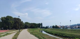 Divlja vožnja romobila po šetnicama uz Orljavu i Veličanku sve više zabrinjava građane