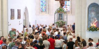 Na početku nove školske godine Požeška biskupija uputila pomoć obiteljima s brojnom djecom