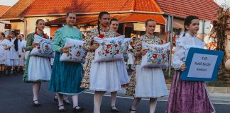 Jakšić postao velika folklorna pozornica: Održana 23. smotra “Pjesmom u jesen”