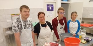 Prvi vrući dim u Poljoprivredno-prehrambenoj školi – mladi mesari uče s entuzijazmom