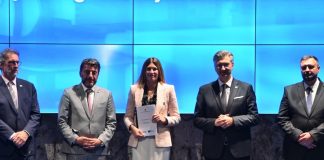 Nastavak ulaganja u obrazovanje: Premijer uručio novi ugovor vrijedan oko 300 tisuća eura