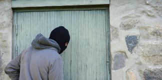 Nepoznati počinitelj provalio u kuću i dvorišnu zgradu