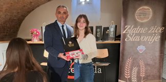 Gradonačelnik Miličević uručio potvrde volonterima festivala “Zlatne žice Slavonije”