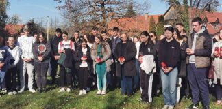 Učenici Poljoprivredno-prehrambene škole zapalili lampione za Vukovar i Škabrnju