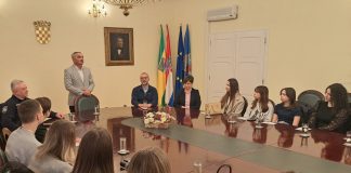 DOBRA PRAKSA Grad Požega mladim vozačima osigurao 350 eura potpore i edukaciju o sigurnosti u prometu