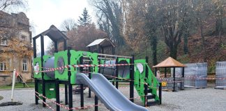 Dječje igralište Pod gradom dobiva nove sprave i novu podlogu