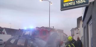 Zapalio se automobil na parkiralištu u Požegi