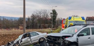 Teška prometna kraj Pakraca: Vozač ostao priklješten u automobilu, spašavali ga vatrogasci