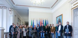 Mladim obiteljima s područja Požeško-slavonske županije uručeni ugovori za rješavanje stambenog pitanja