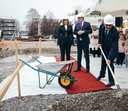 Položen kamen temeljac za osnovnu školu u Babinom viru, imat će osam učionica za posebna odjeljenja