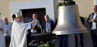 Blagoslov zvona i krštenje petog djeteta roditelja Svoboda u Kaptolu