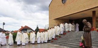 Proslava župne svetkovine sv. Leopolda Mandića u Požegi