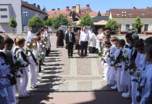 Relikvije sv. Male Terezije i njezinih svetih roditelja dočekane u požeškoj Katedrali