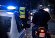 Nisu ga zaustavile ni godine, ni alkohol: 73-godišnjak pijan upravljao motociklom, policija ga zadržala do otriježnjenja