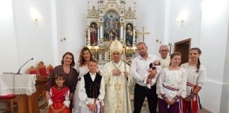 Krštenje petog djeteta u obitelji Lucić u Bučju