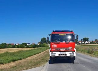 Požar u polju: Tijekom vršidbe pšenice došlo je do nagorenja pljeve, štete na sreću nema
