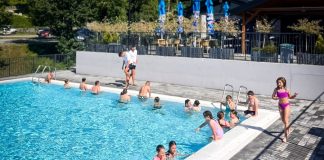 Započela škola plivanja u sklopu projekta „Igraj, uči, rasti – požeško-slavonski program za djecu“