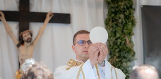 Mlada misa Mislava Jurakovića u Lazama