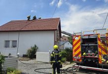 Brza reakcija spriječila katastrofu: Vatrogasci jurili na jedan požar, pa putem saznali da gori još jedno krovište u istoj ulici!