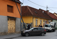 Zbog neprilagođene brzine i naglog kočenja zabio se u stup javne rasvjete