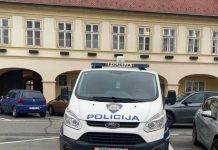 Upravljao odjavljenim automobilom i bez vozačke dozvole pa napustio mjesto prometne nesreće