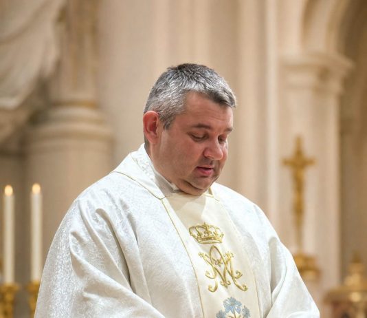 Vlč. Saša Paveljak novi je župnik Župe sv. Leopolda Mandića u Požegi