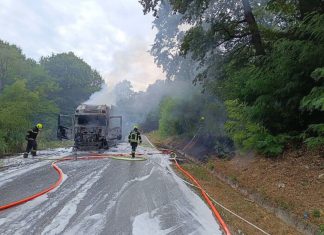 Požar progutao teretni kamion, šteta oko 150.000 eura
