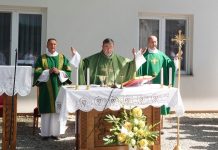 Biskup Ivo uveo Marka Čubelića u službu župnika u Kuzmici
