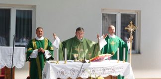 Biskup Ivo uveo Marka Čubelića u službu župnika u Kuzmici