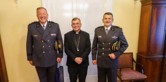 Biskup Ivo susreo se s vodstvom požeške vojarne