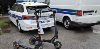 Policija oduzela električni romobil koji može razviti 59 km/h – njime je upravljao maloljetnik bez zaštitne kacige