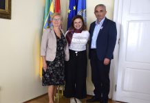 SUSRET S UMJETNICOM Požeški gradonačelnik Borislav Miličević ugostio argentinsku slikaricu Lilianu Livneh
